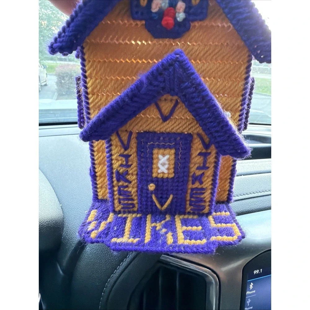 Minnesota Vikings Tissue Box Cover House Shaped RARE!